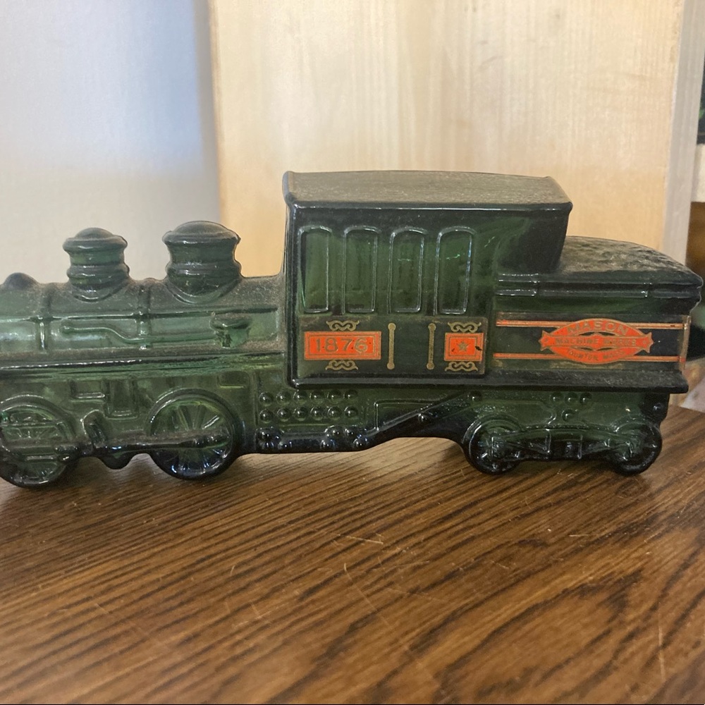 Avon Centennial Express 1876 Aftershave green collectible train bottle